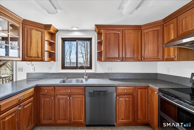 18 Deer Path Lane, North Branford, CT 06471