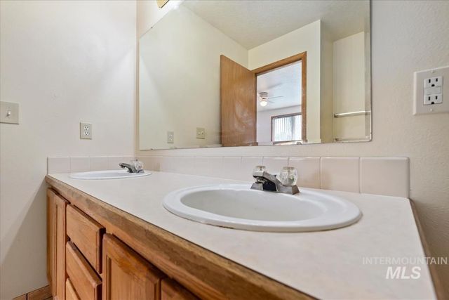 721 Valley Street, Middleton, ID 83644