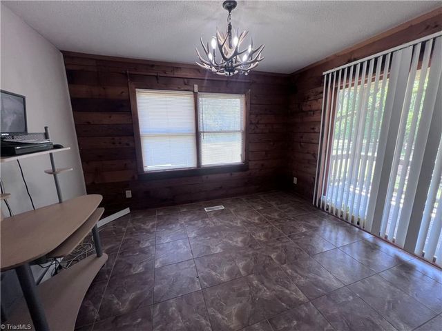 5875 Groometown Road, High Point, NC 27263