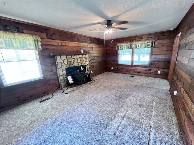 5875 Groometown Road, High Point, NC 27263