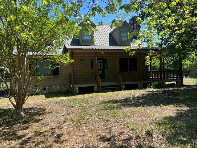 5875 Groometown Road, High Point, NC 27263
