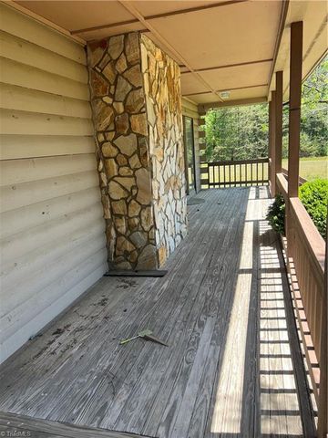 5875 Groometown Road, High Point, NC 27263