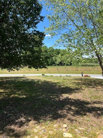 5875 Groometown Road, High Point, NC 27263