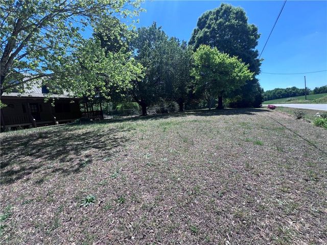 5875 Groometown Road, High Point, NC 27263