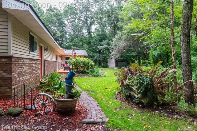 3747 Ray Road, Addison Township, MI 48370