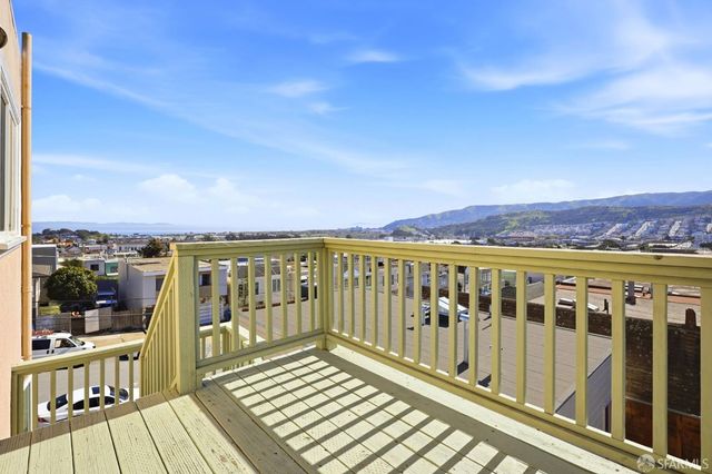 473 Leland Avenue, San Francisco, CA 94134
