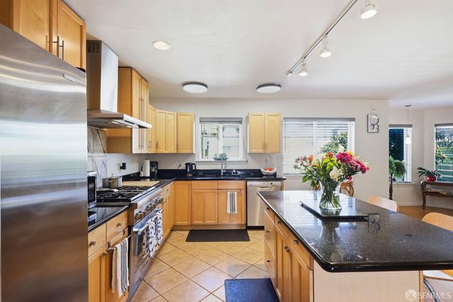 473 Leland Avenue, San Francisco, CA 94134