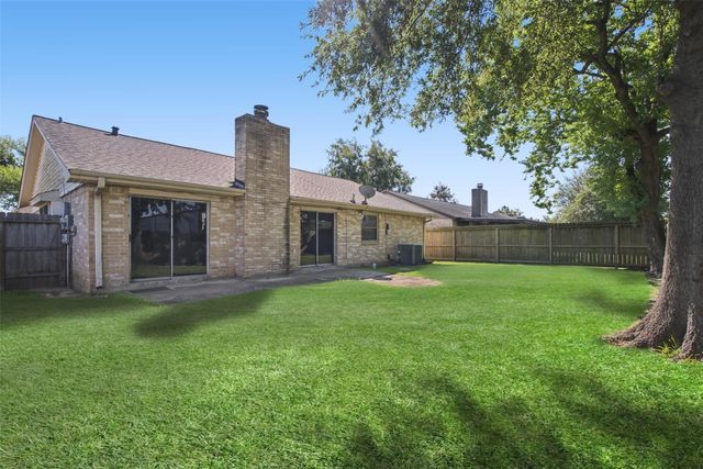 1323 Castle Glen Drive, Houston, TX 77015