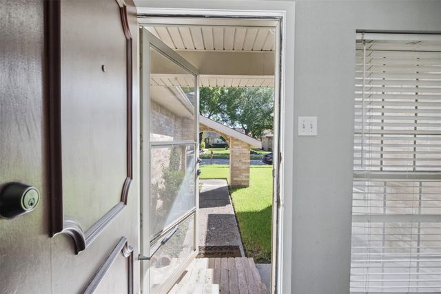 1323 Castle Glen Drive, Houston, TX 77015