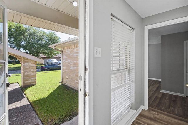 1323 Castle Glen Drive, Houston, TX 77015