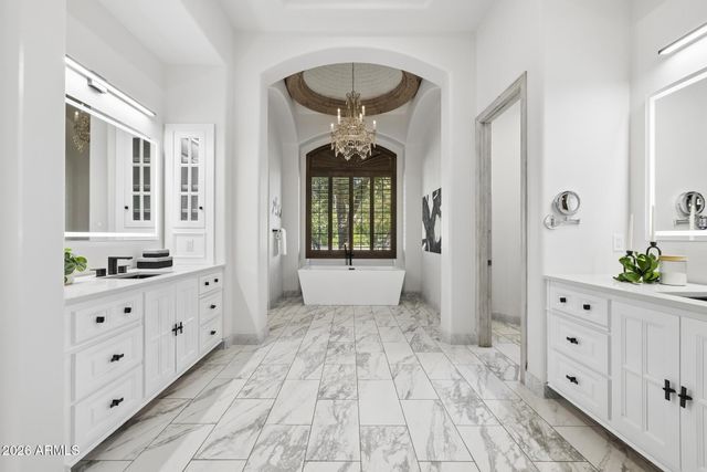 2748 E WARBLER Road, Gilbert, AZ 85297
