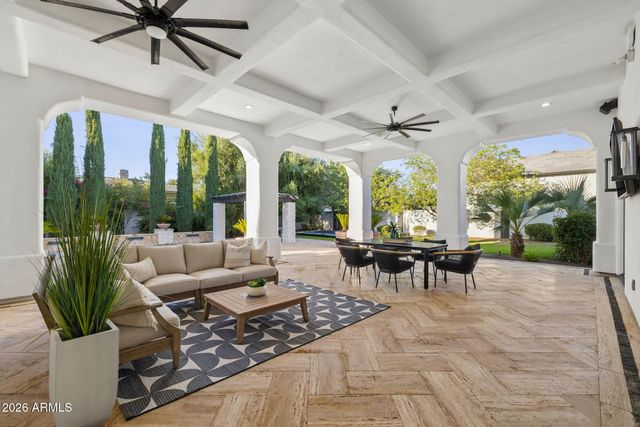 2748 E WARBLER Road, Gilbert, AZ 85297