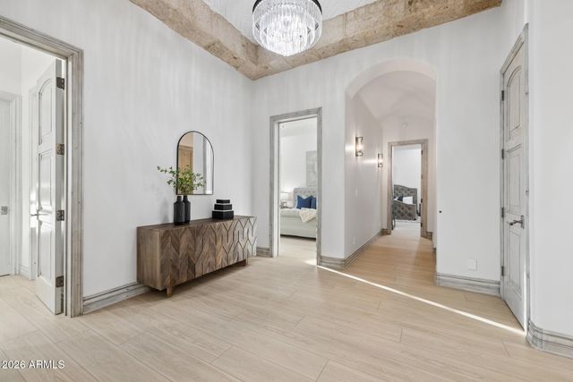 2748 E WARBLER Road, Gilbert, AZ 85297