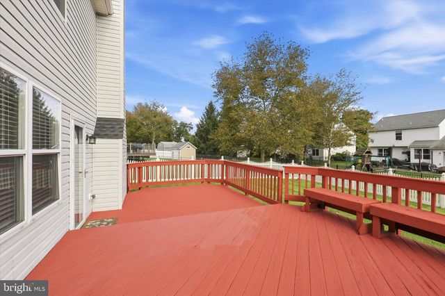 109 SHELBURNE DR, North Wales, PA 19454