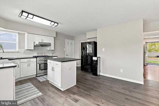 109 SHELBURNE DR, North Wales, PA 19454