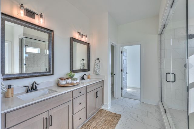 525 Misty Creek Court, Nashville, TN 37207