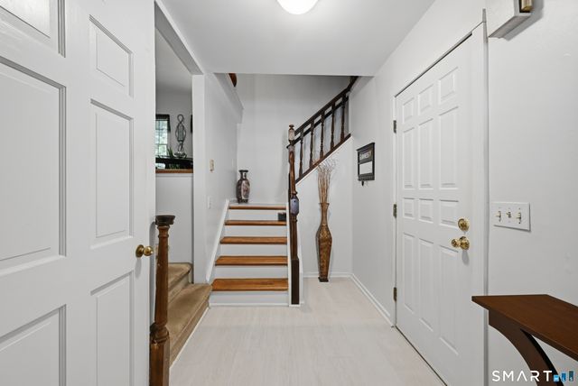 42 Linda Lane, New Fairfield, CT 06812
