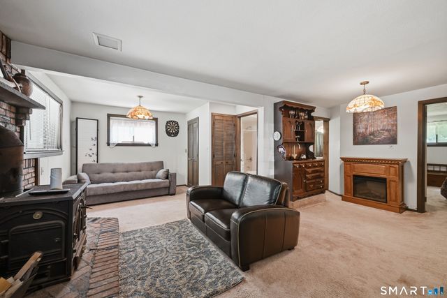42 Linda Lane, New Fairfield, CT 06812
