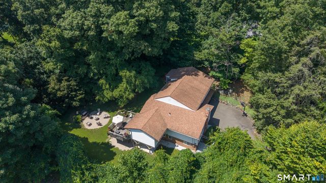 42 Linda Lane, New Fairfield, CT 06812