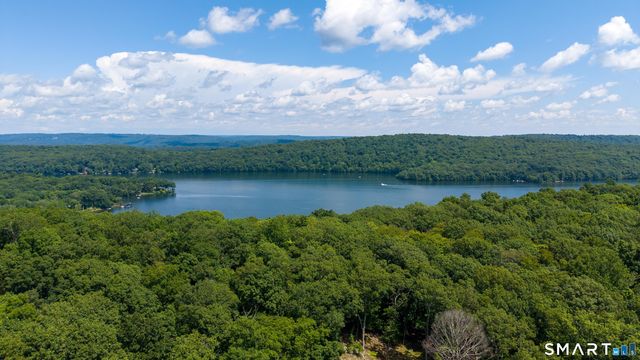 42 Linda Lane, New Fairfield, CT 06812