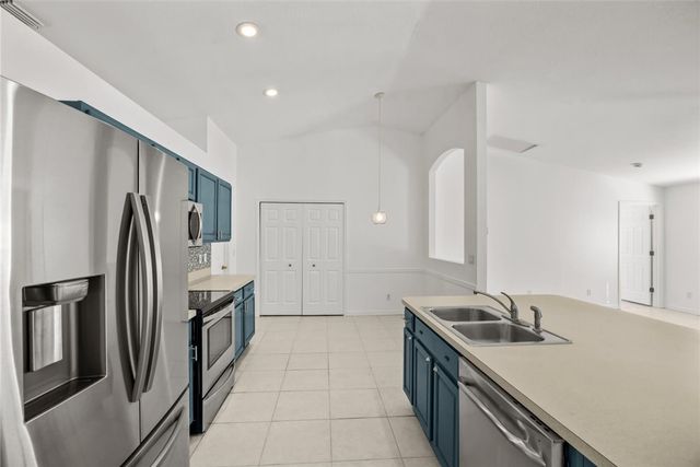 742 46th Square, Vero Beach, FL 32968