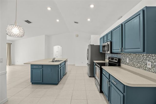 742 46th Square, Vero Beach, FL 32968