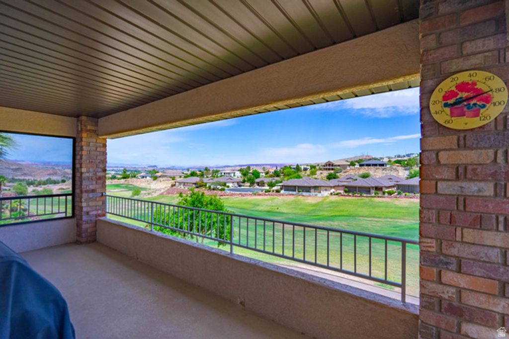 Image 3 of property listing at 2145 S LEGACY DR, St. George, UT 84770