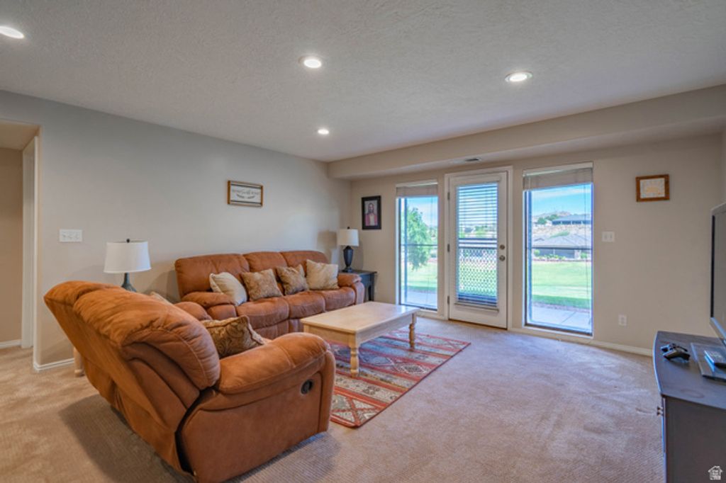 Image 35 of property listing at 2145 S LEGACY DR, St. George, UT 84770