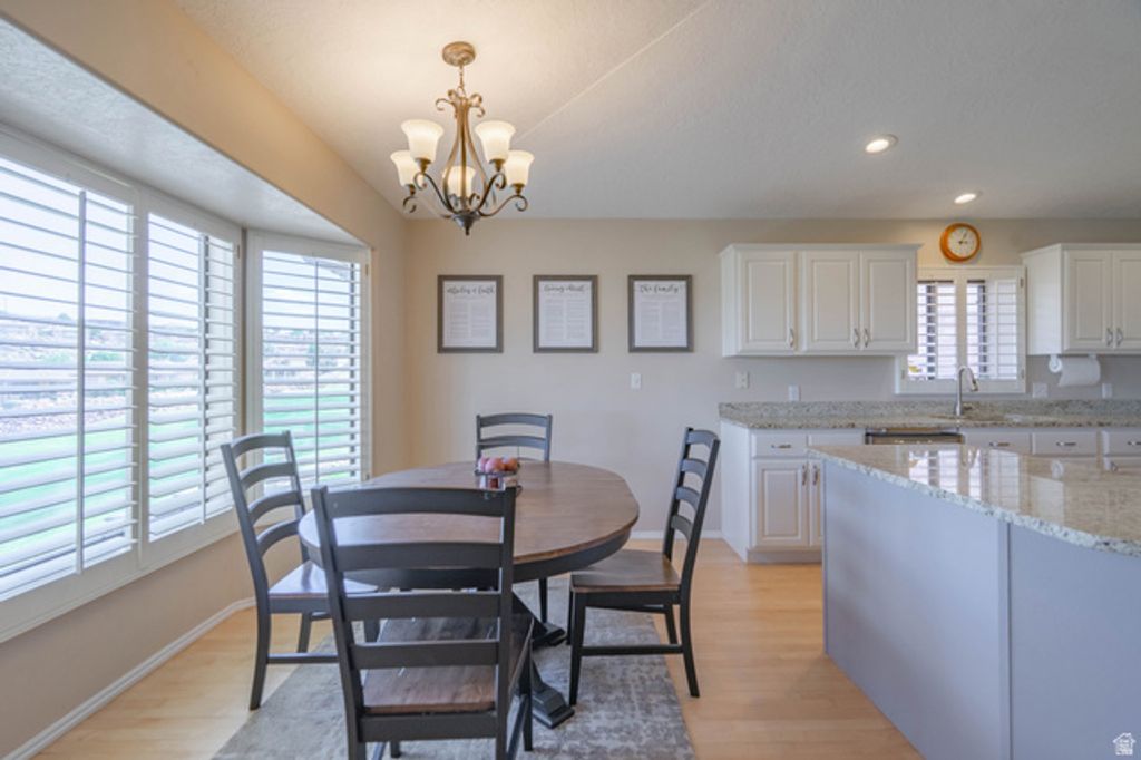 Image 7 of property listing at 2145 S LEGACY DR, St. George, UT 84770