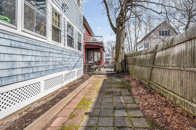 12 Metcalf St 12, Medford, MA 02155