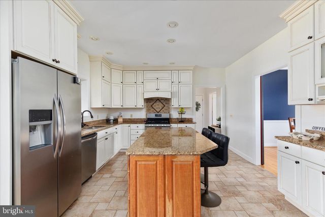 180 HOLSTEIN LN, Toms Brook, VA 22660