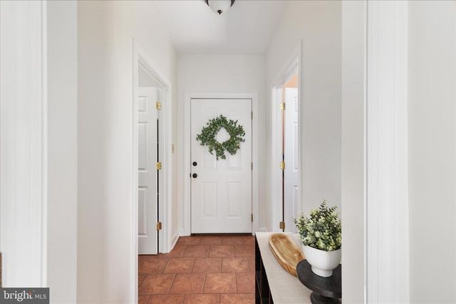 180 HOLSTEIN LN, Toms Brook, VA 22660