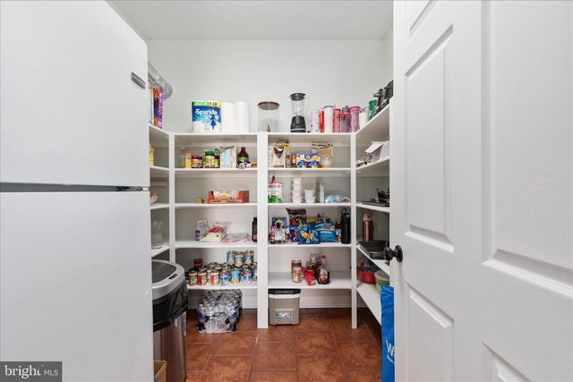 180 HOLSTEIN LN, Toms Brook, VA 22660