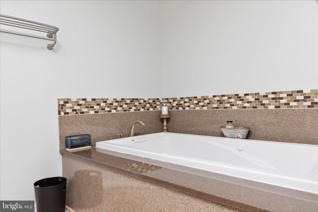 180 HOLSTEIN LN, Toms Brook, VA 22660
