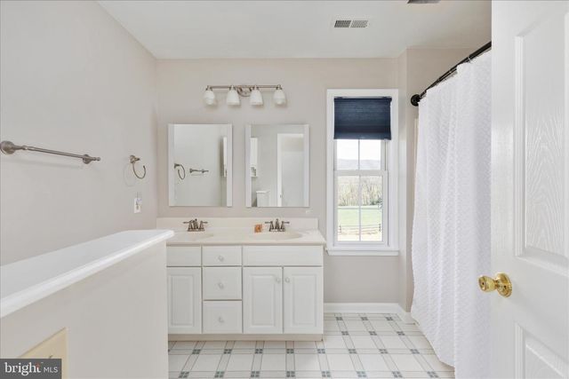 180 HOLSTEIN LN, Toms Brook, VA 22660