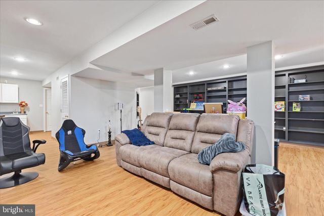 180 HOLSTEIN LN, Toms Brook, VA 22660