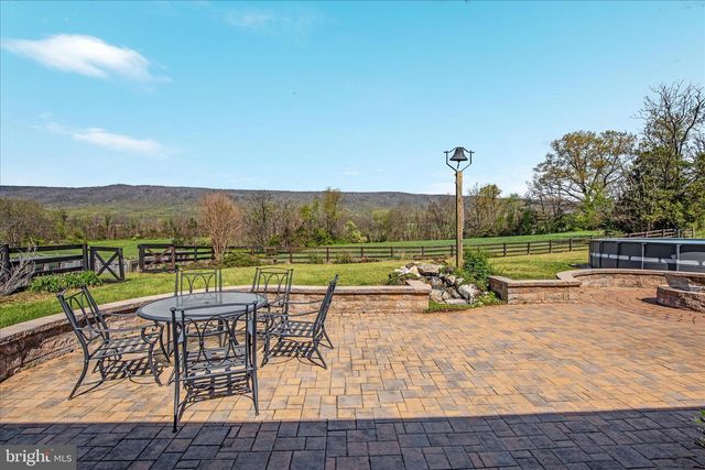 180 HOLSTEIN LN, Toms Brook, VA 22660