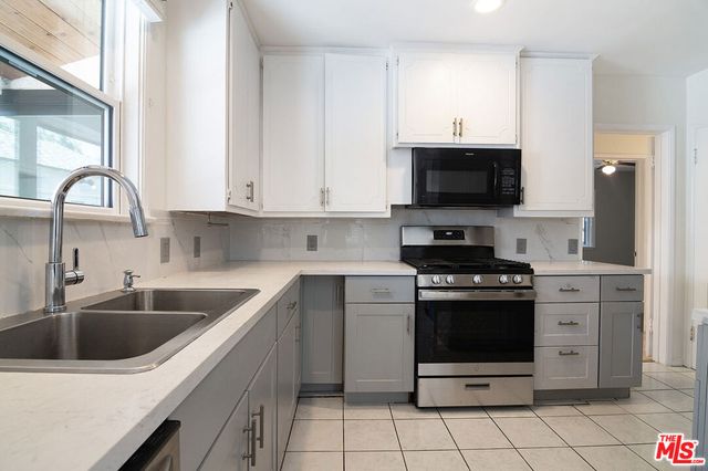 414 University Avenue, Burbank, CA 91504