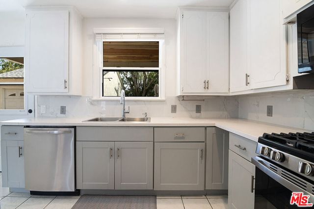 414 University Avenue, Burbank, CA 91504