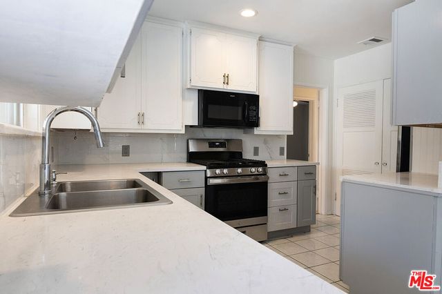 414 University Avenue, Burbank, CA 91504