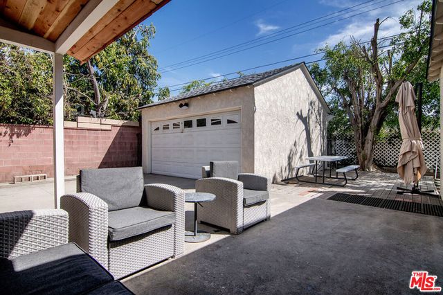 414 University Avenue, Burbank, CA 91504