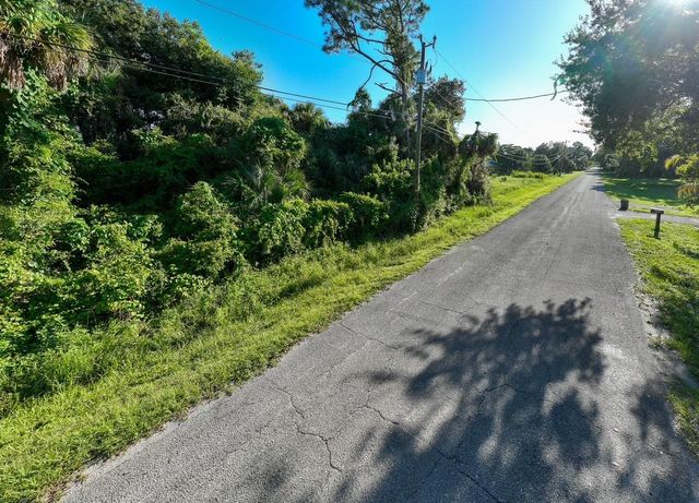 458 CAPITOL STREET, North Fort Myers, FL 33903