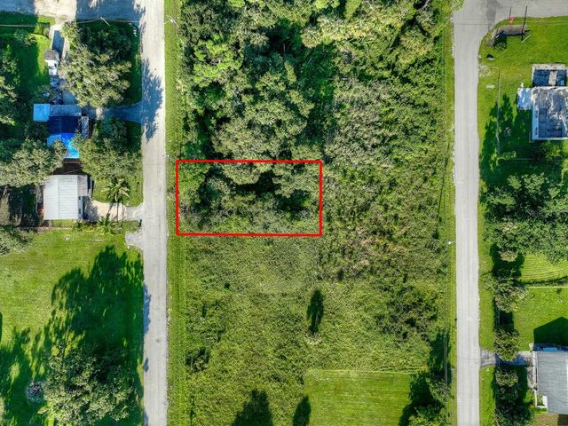 458 CAPITOL STREET, North Fort Myers, FL 33903
