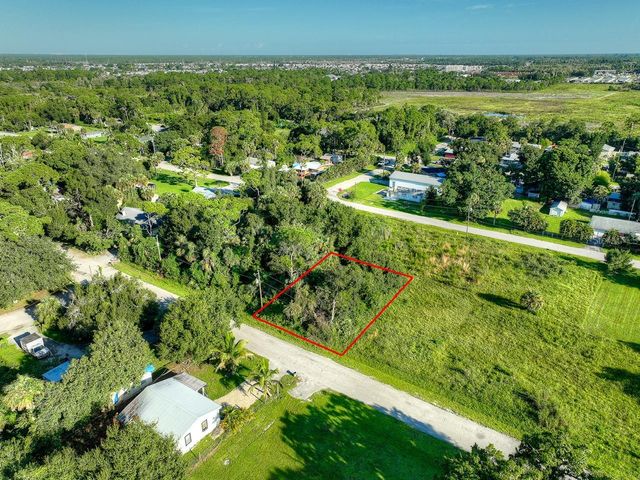 458 CAPITOL STREET, North Fort Myers, FL 33903