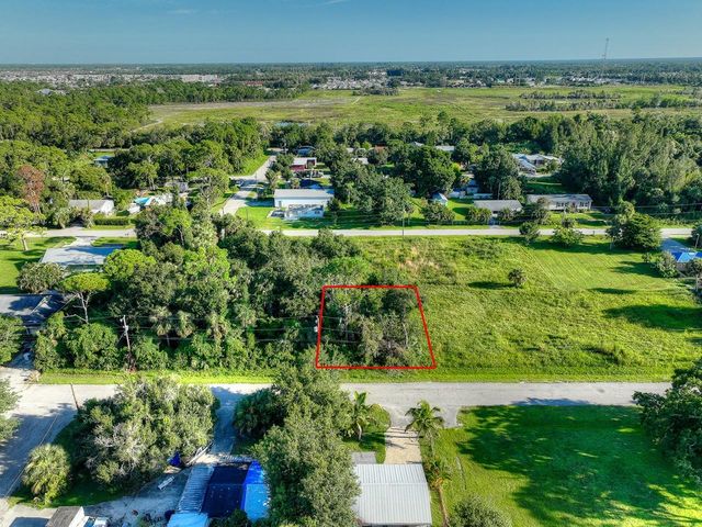 458 CAPITOL STREET, North Fort Myers, FL 33903