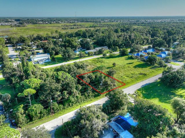 458 CAPITOL STREET, North Fort Myers, FL 33903