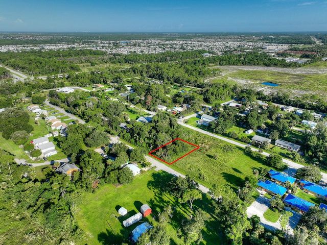 458 CAPITOL STREET, North Fort Myers, FL 33903
