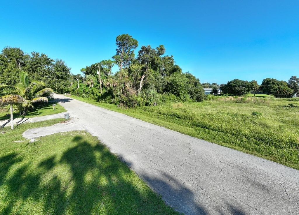 458 CAPITOL STREET, North Fort Myers, FL 33903