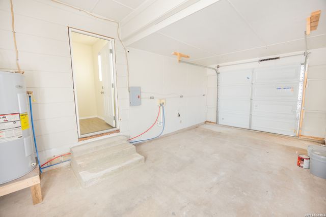 523A Rossville, Devine, TX 78016