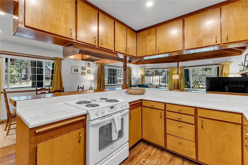 Image 18 of property listing at 25145 Marion Ridge, Idyllwild, CA 92549